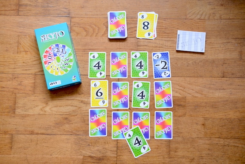 Aujourd'hui on joue avec Skyjo ! - Le blog de Mathador, actualités des  jeux, pédagogie du calcul mental et des maths